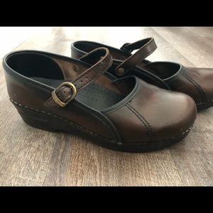 Sanita (Dansko) Brown Clogs